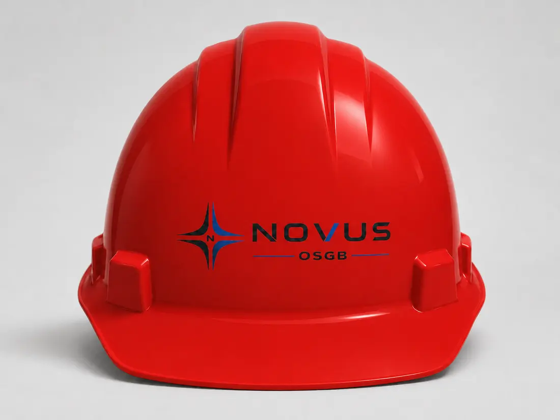 NOVUS OSGB logolu kırmızı saha bareti
